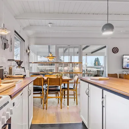 Lovely In With Sauna 度假居 *